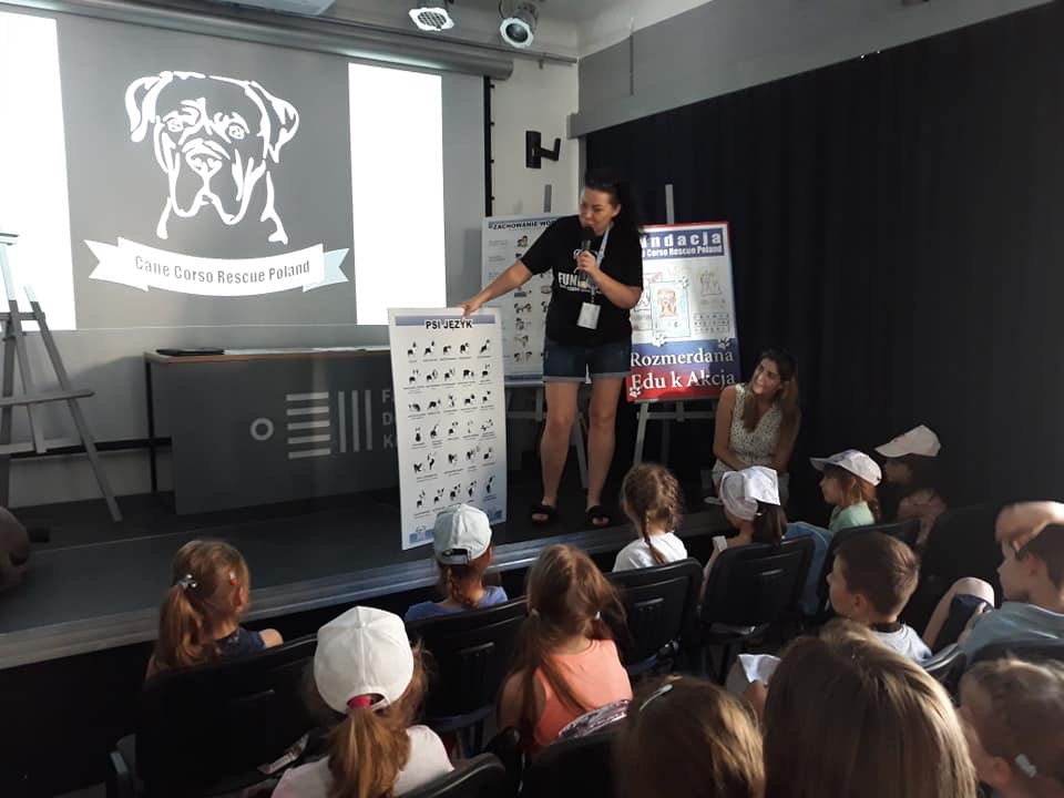 Monika edukuje najmłodszych ?